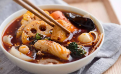 知名麻辣燙出現(xiàn)食品安全問題，如何保障吃的安全？